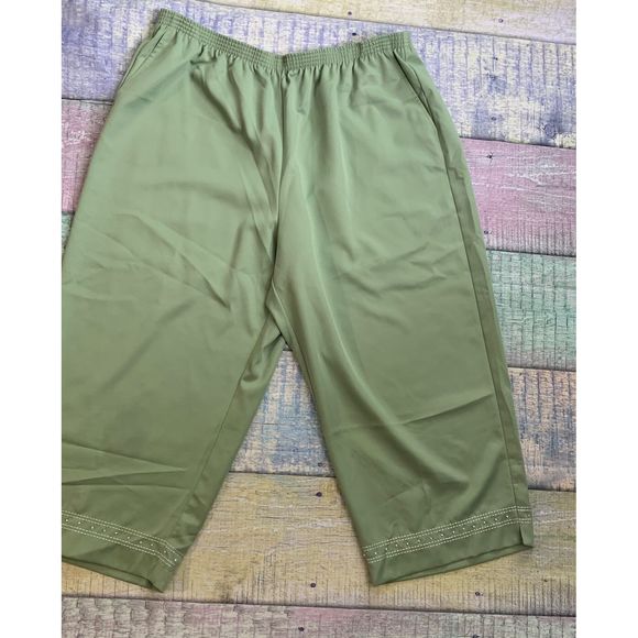NWT ALFRED DUNNER Capri Pants green Size 22W - Picture 3 of 6